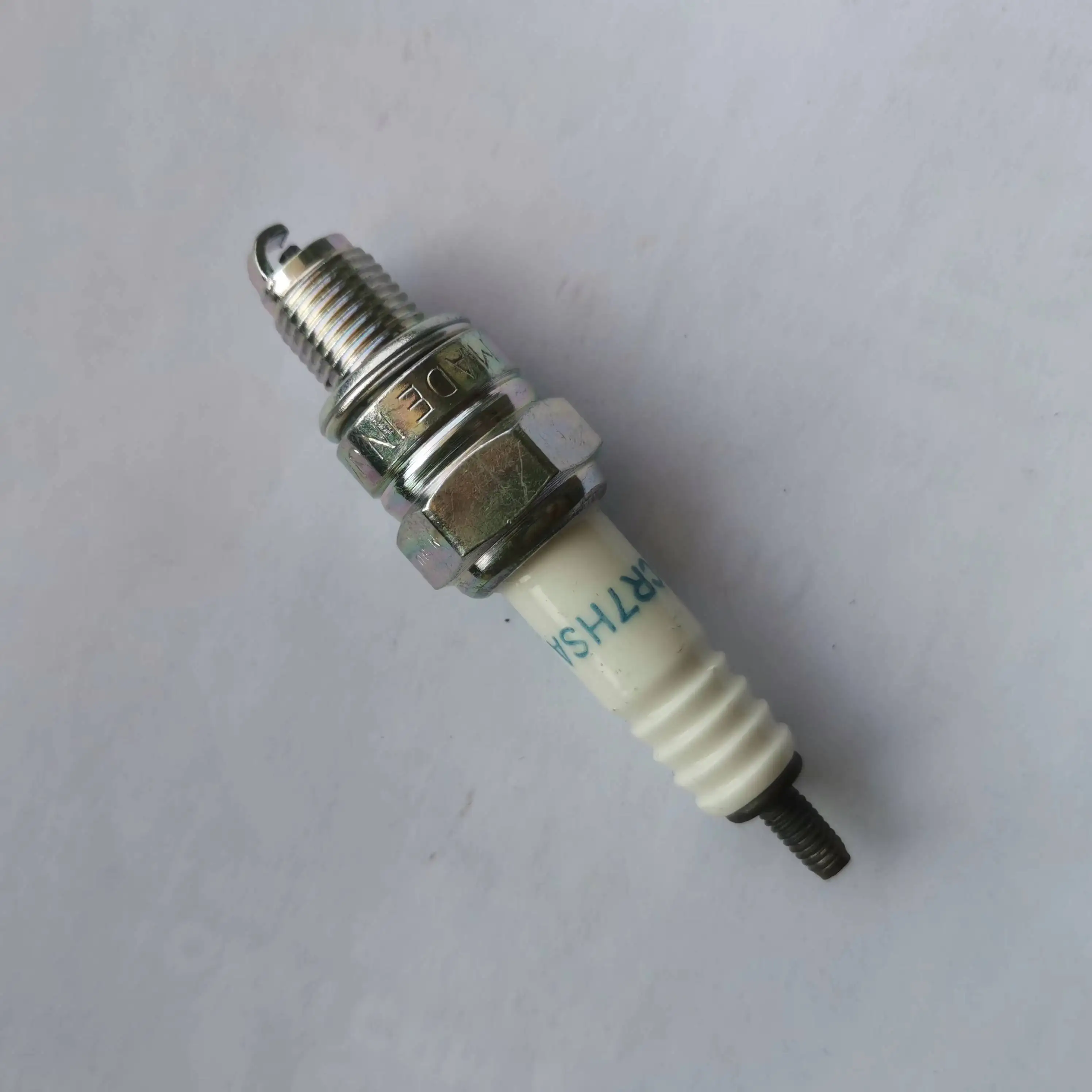 A7tc Spark Plug 139 Mower Spark Plug Fourstroke Motorcycle 70cc 80cc