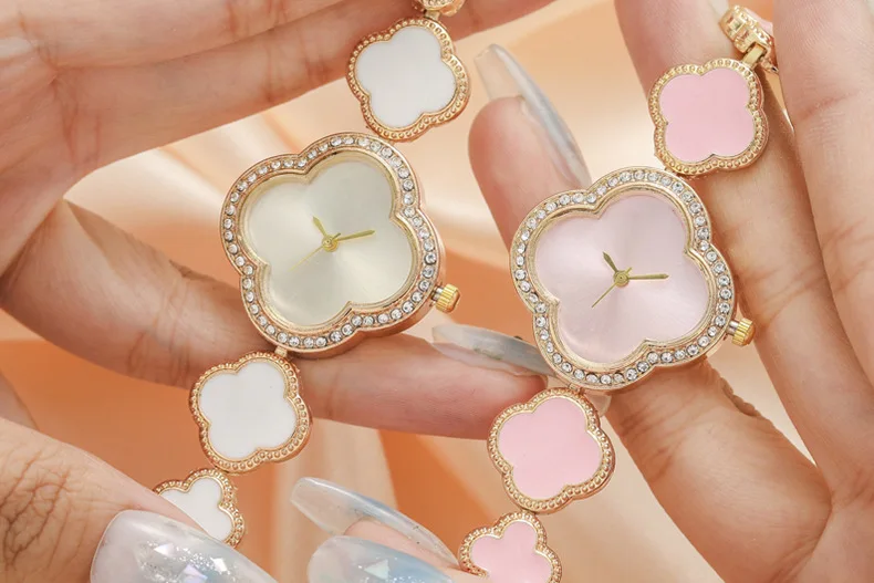 Elegant Design Charm Style Four Leaf Clover with Petals Quartz Movement Watch for Women aperçu 6