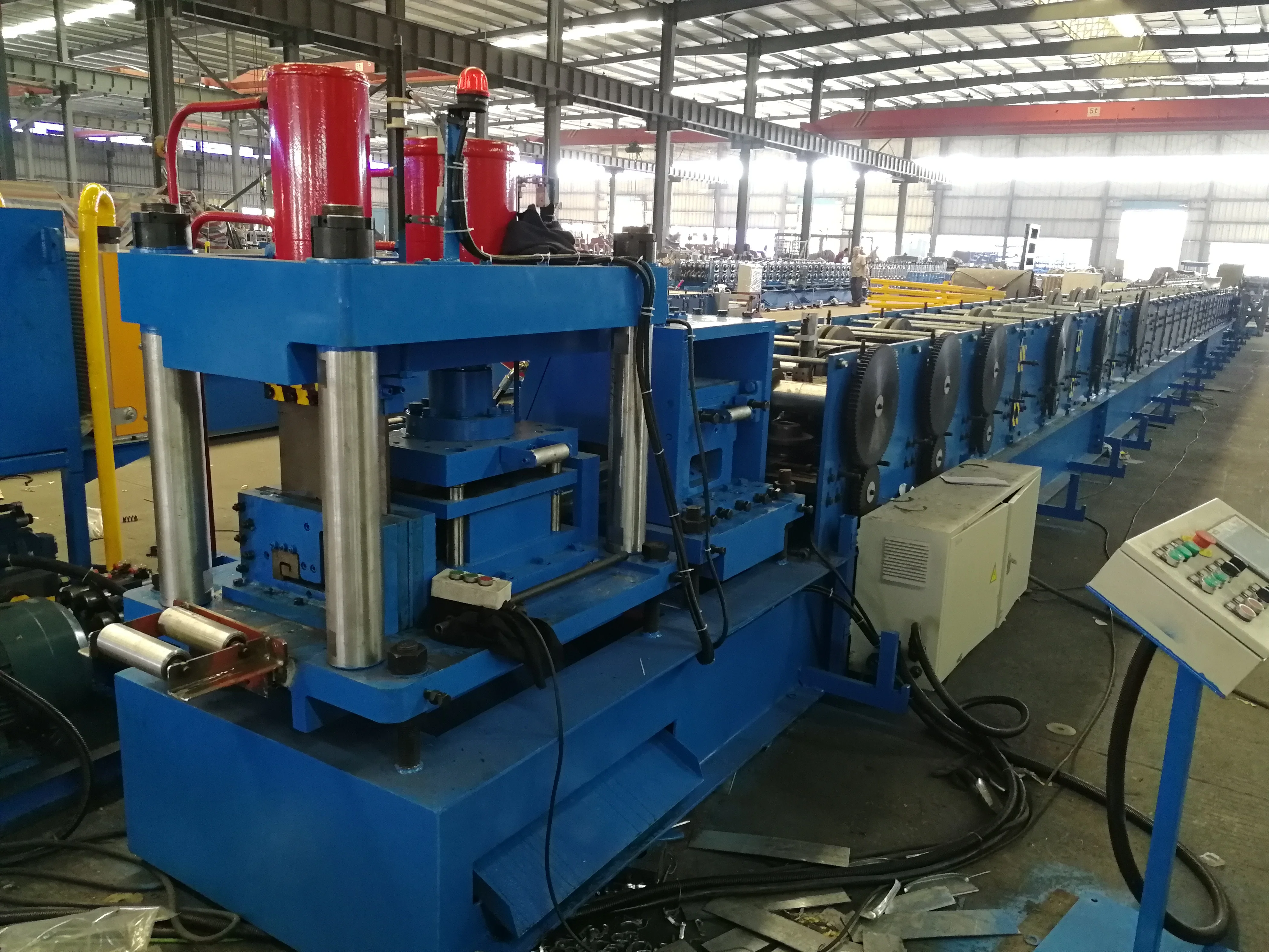 Машина для формирования рулонных профилей серии верхних балок для сборных домов, контейнеров, офисных контейнеров
