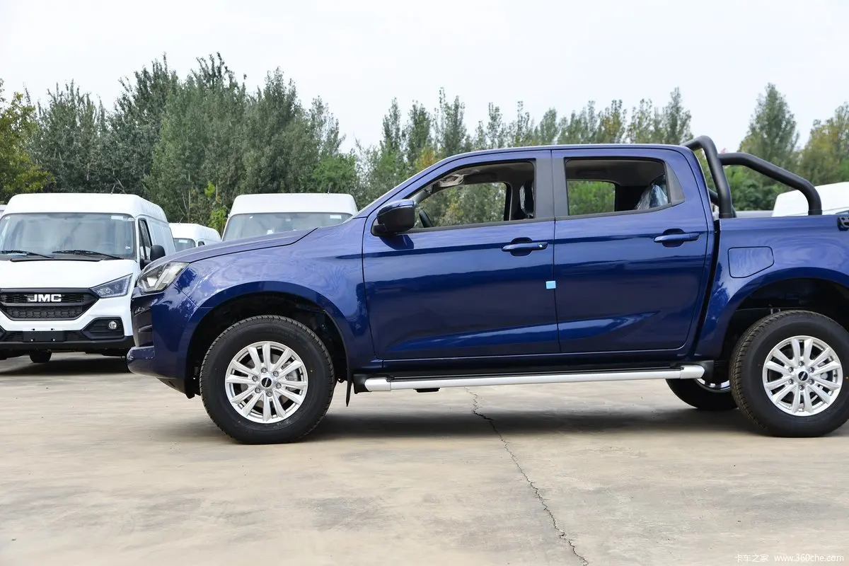 Best Selling Isuzu Pickup Trucks 4x4 Mini Truck Used Isuzu Pickup Truck For Sale supplier