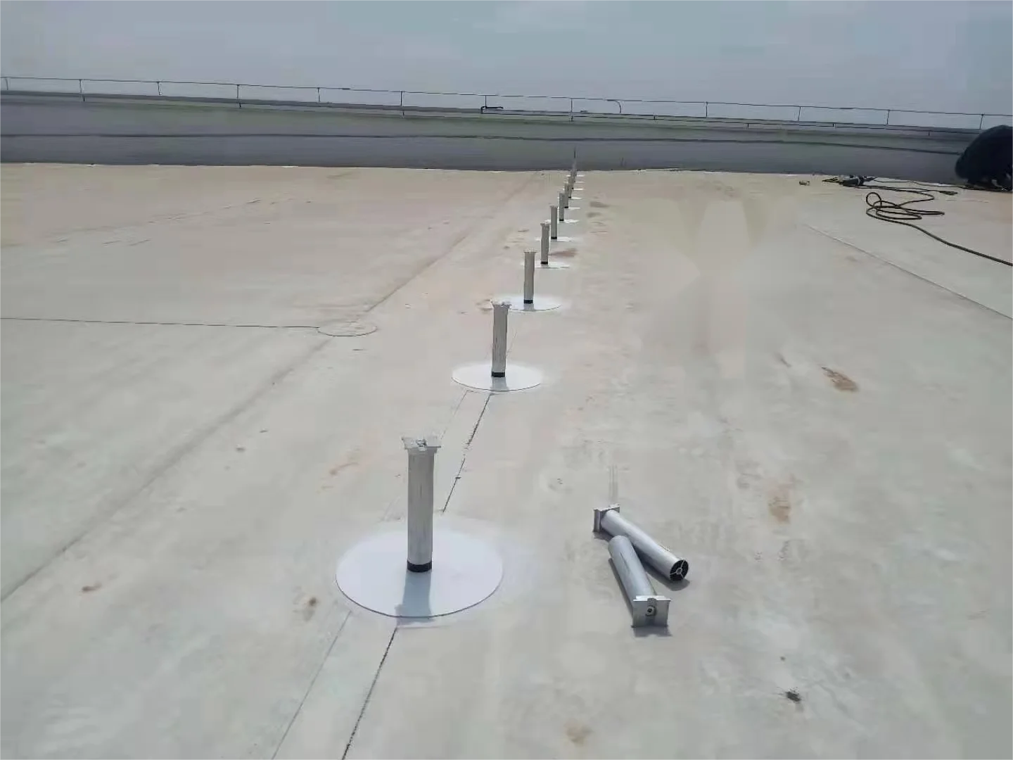 Modern Designed Lightning Rod Support Lightning Protection Device System Accessory for Roof System