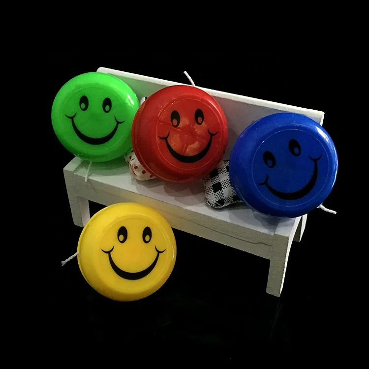 Классические пластиковые игрушки Йо-Йо среднего размера с улыбающимся лицом для детей 45 мм в капсулах