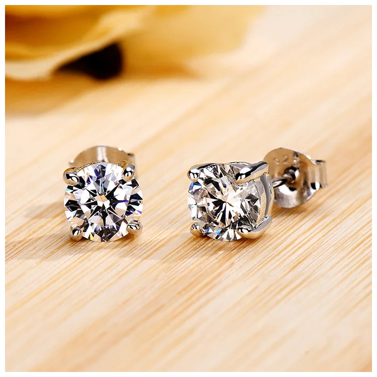 925 Silver Zircon Hearts and Arrows Monki Ear Piercing Studs