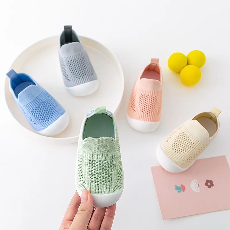 Pre-Walking Baby Shoes — Soft Sole / White