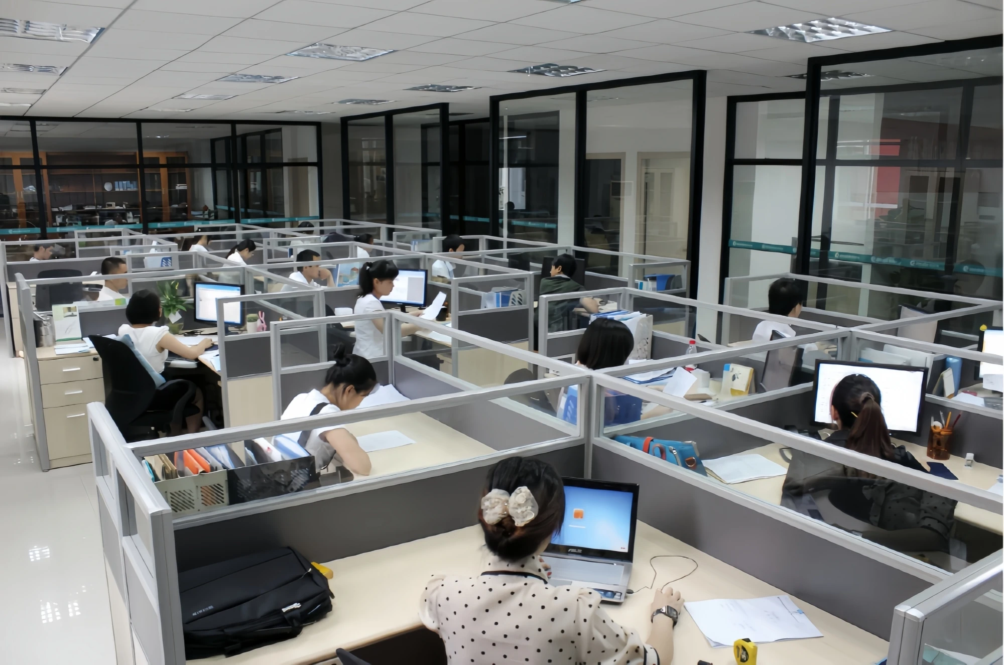 Yiwu Jincui Industry And Trade Co., Ltd. 3