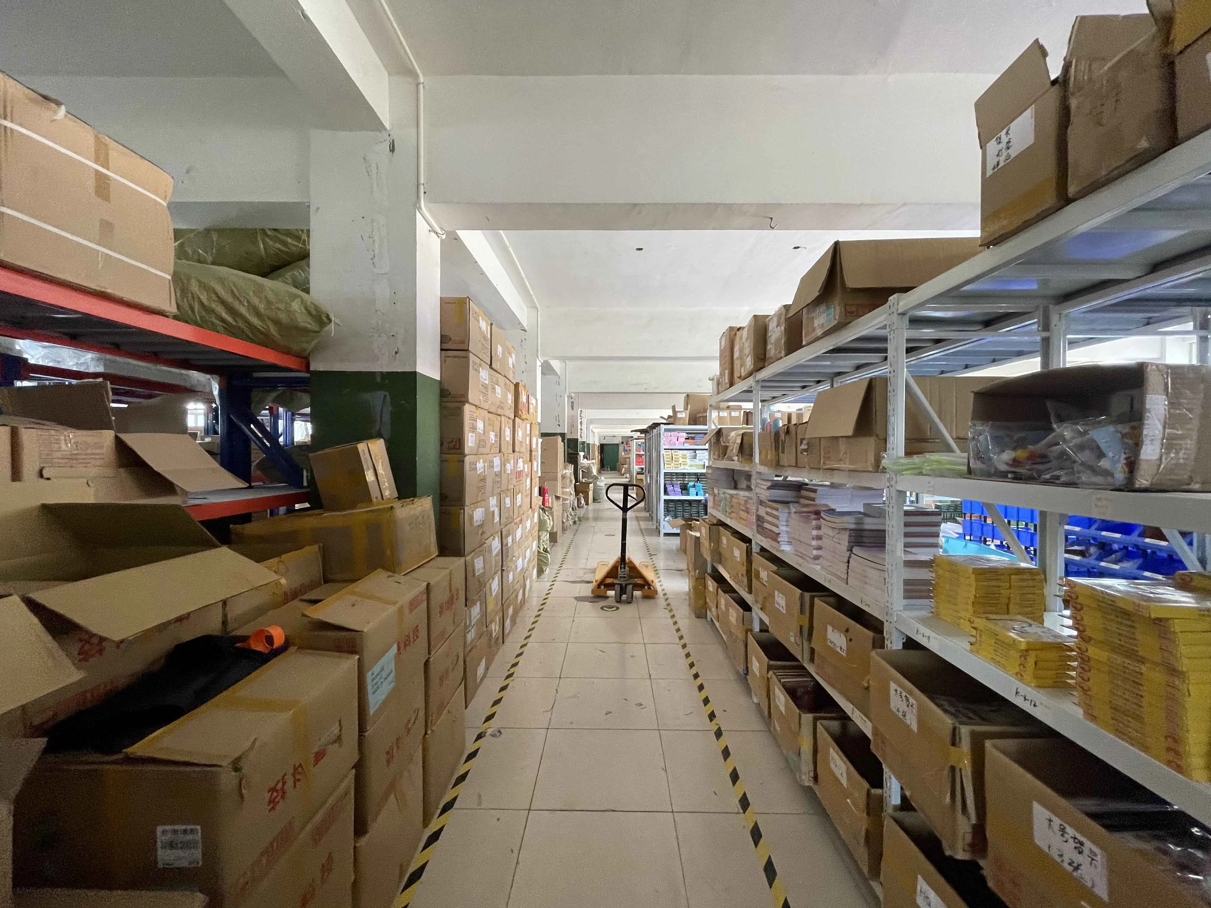 Yiwu Qingtong Toys Co., Ltd. 2
