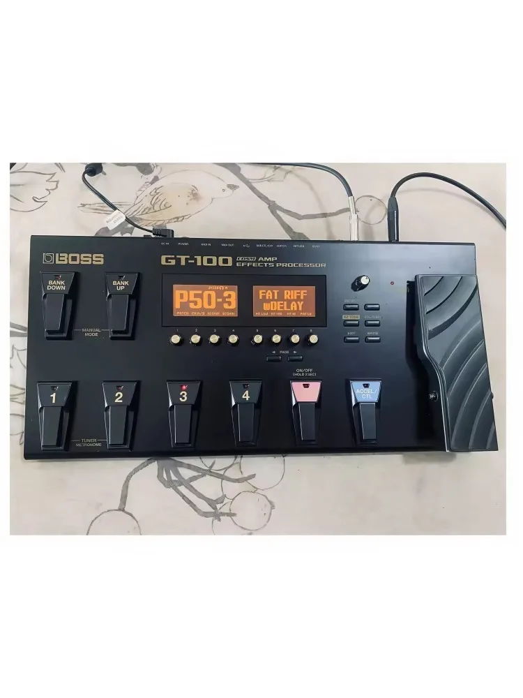 JELO Second-Hand Boss GT-100 Guitar Multi-Effects Pedal - 95% New