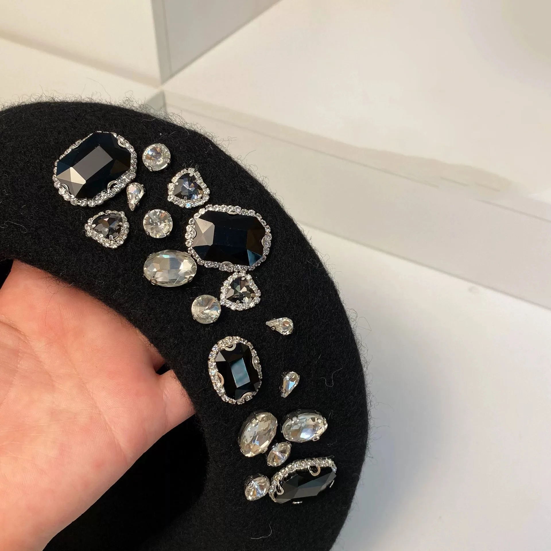 Spring and Autumn Fashion Versatile Female Rhinestone Light Luxury Wool Beret Solid Color Painter Hat