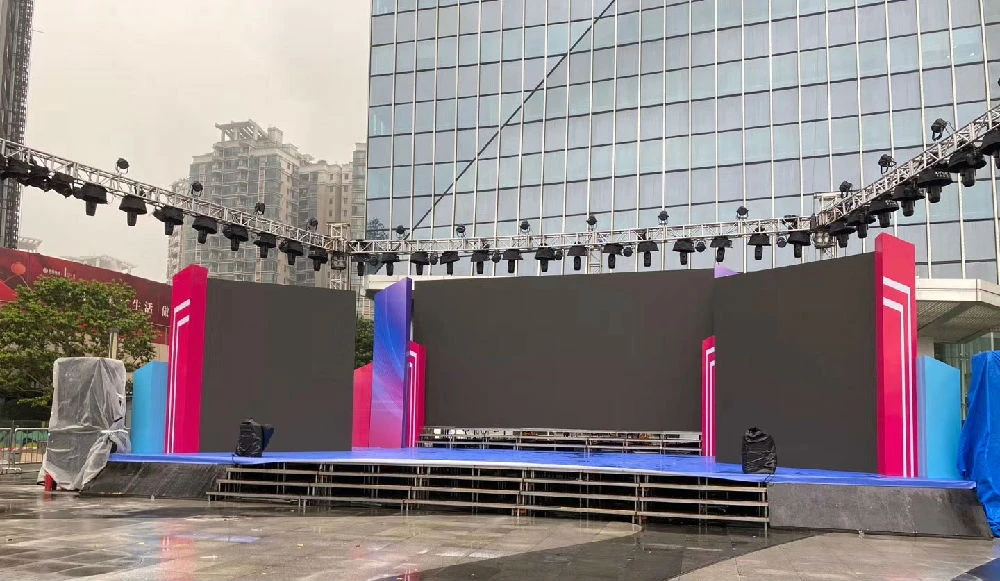 شاشة عرض LED عالية السطوع الخارجي الخلفية LED Video Wall الإيجار شاشة عرض LED في 500 * 500mm / 500 * 1000mm حجم الخزانة 4