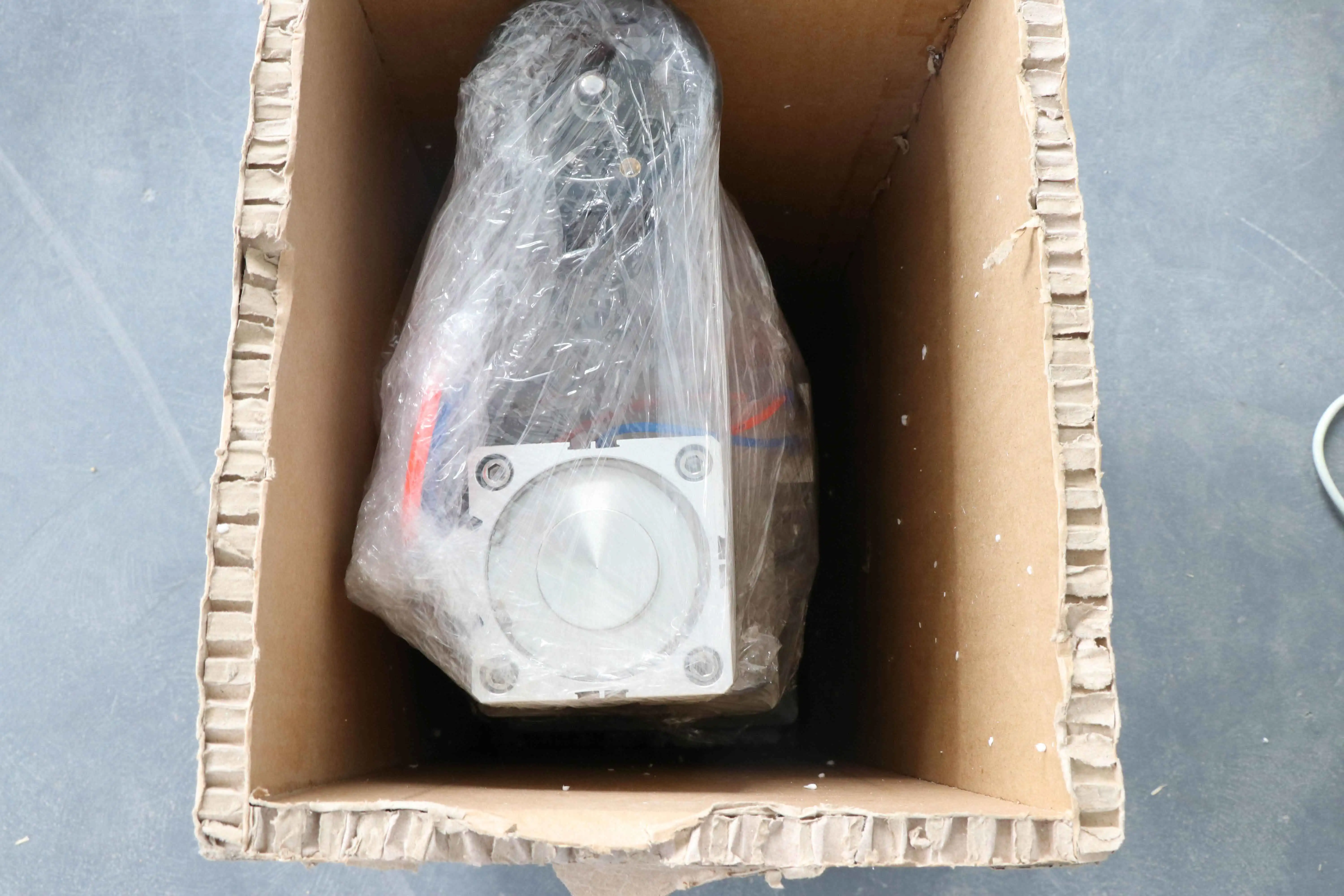 Zonesun Zsyg08 Perfume Crimping Machine Capper Metal Cap Press Machine