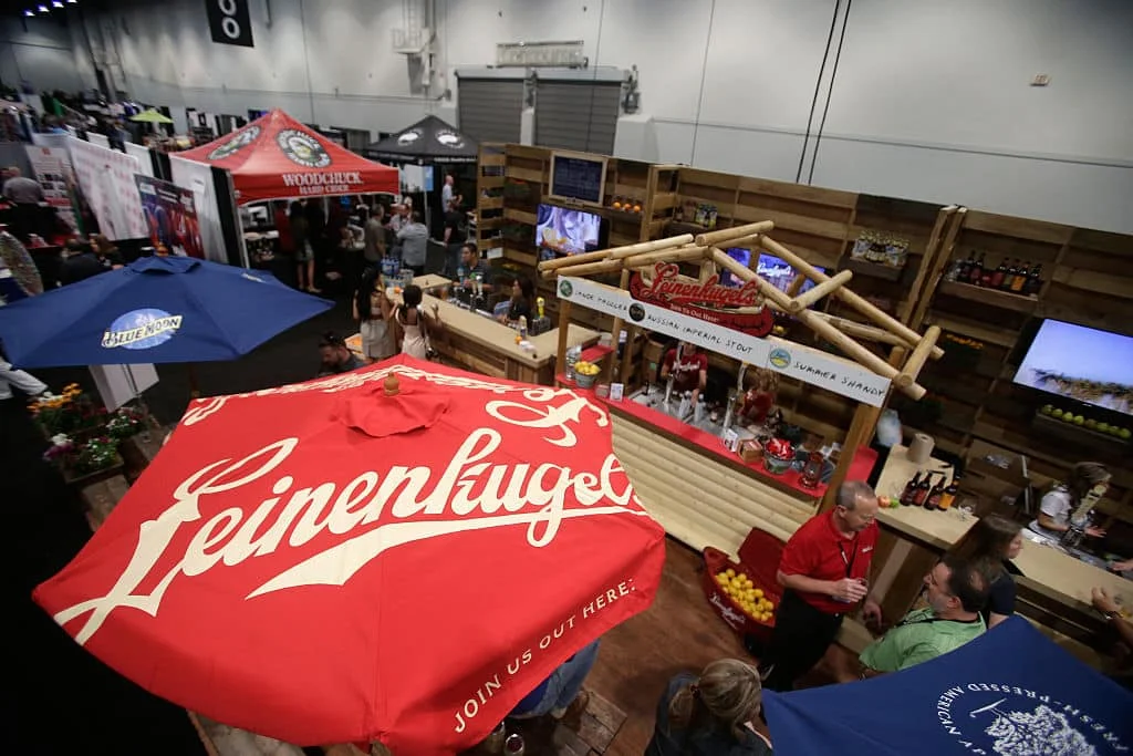 Easy Open 8 Feet Steel Frame Promotional Budweiser Outdoor Sun and Rain Patio Umbrella with Custom Logo