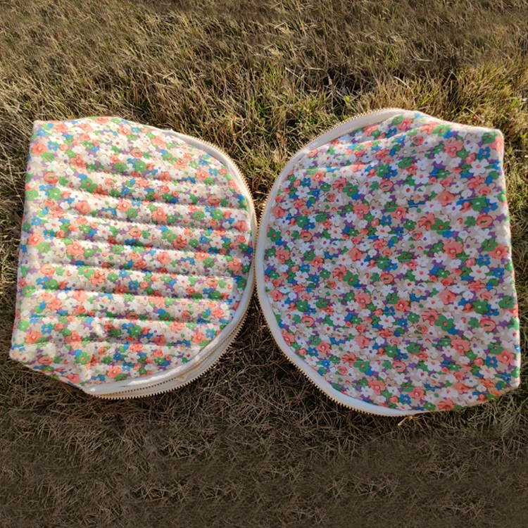 Wholesale cosmetic Portable Bundle Mouth Cosmetic travel custom MAKEUP BAG details