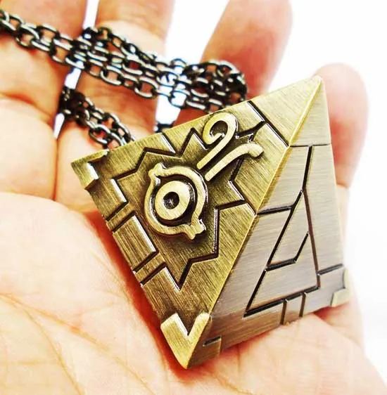 Puzzle Du Millenium Yu Gi Oh Collier Pyramide Millenium Yu-Gi-Oh! - Pendentif Oeil D'Horus Necklace Full Size