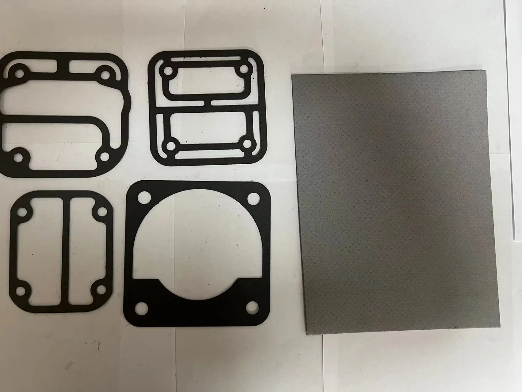 Reinforced Graphite Composite Cylinder Head Gasket Engine Cylinder Head