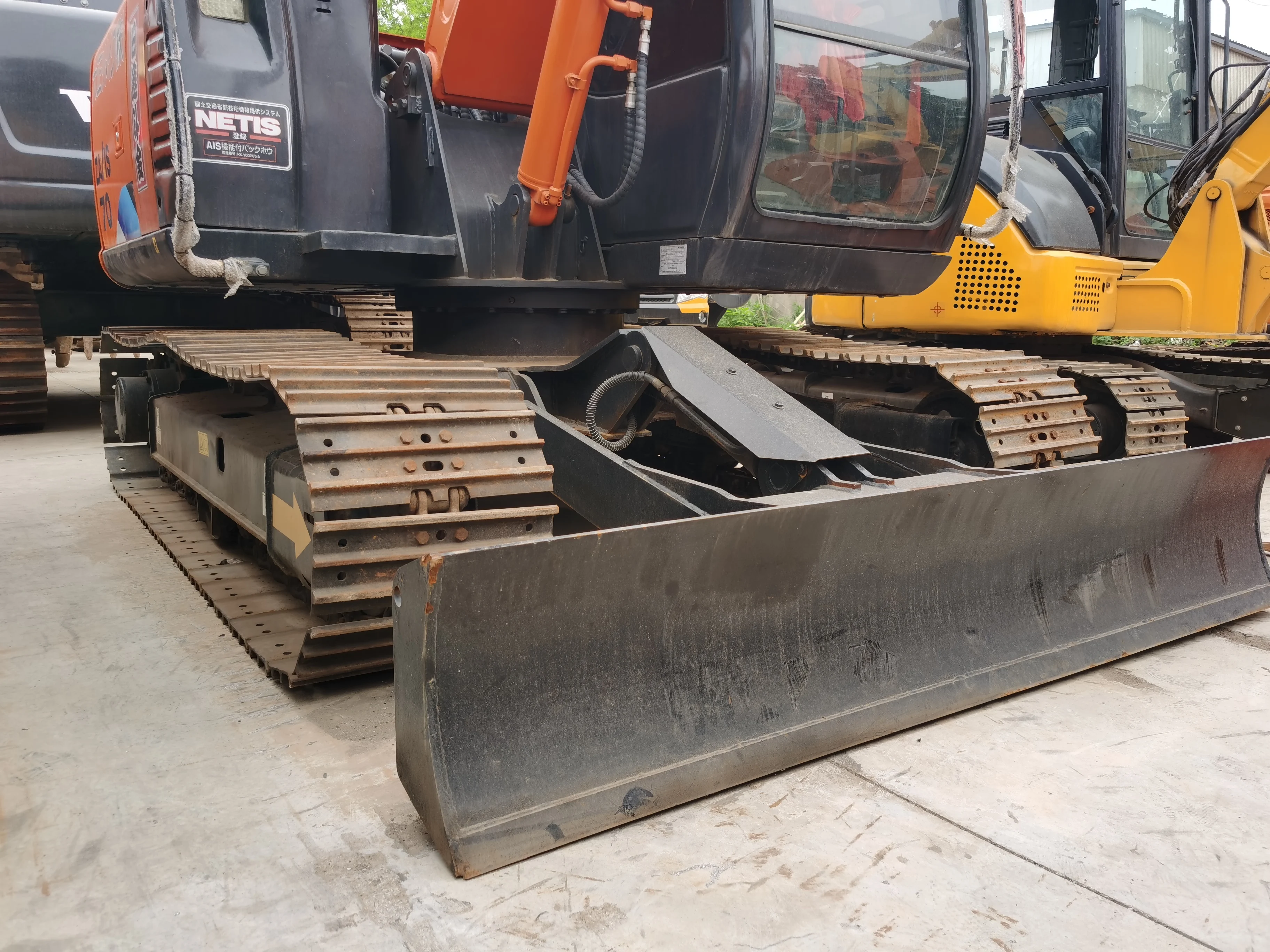 Used HITACHI ZX70 Mini Crawler Excavator with Dozer Blade Second-hand 7ton Hydraulic Digger