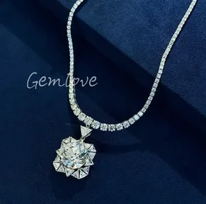 IGI-certified lab-grown diamonds, round and triangular cut, 18K gold fashion necklace for women, perfect for anniversaries