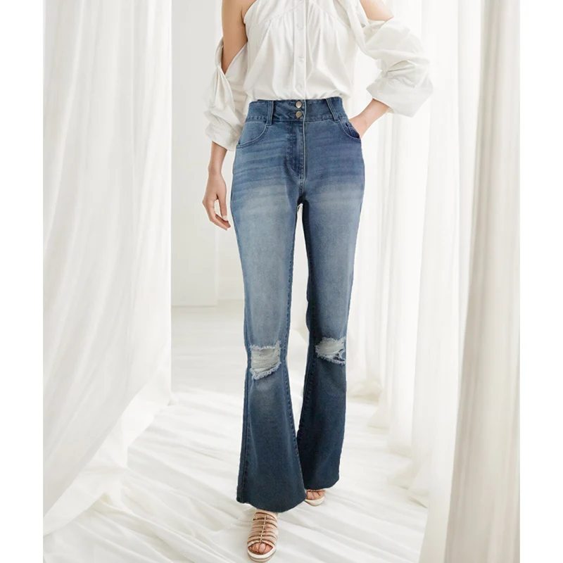 Жаңа, кәдімгі стильдегі, сыртқы қалтасы зипперлі, ені кең, жыртылған, кеңейген етекті джинс джинстері (әйелдерге арналған)