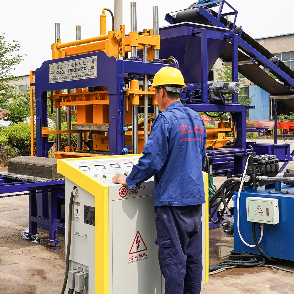 QT5-15 Interlocking Brick Machine Foam Concrete Blocks Maker With PLC Core Components & Engine Pump for Cement Raw Material