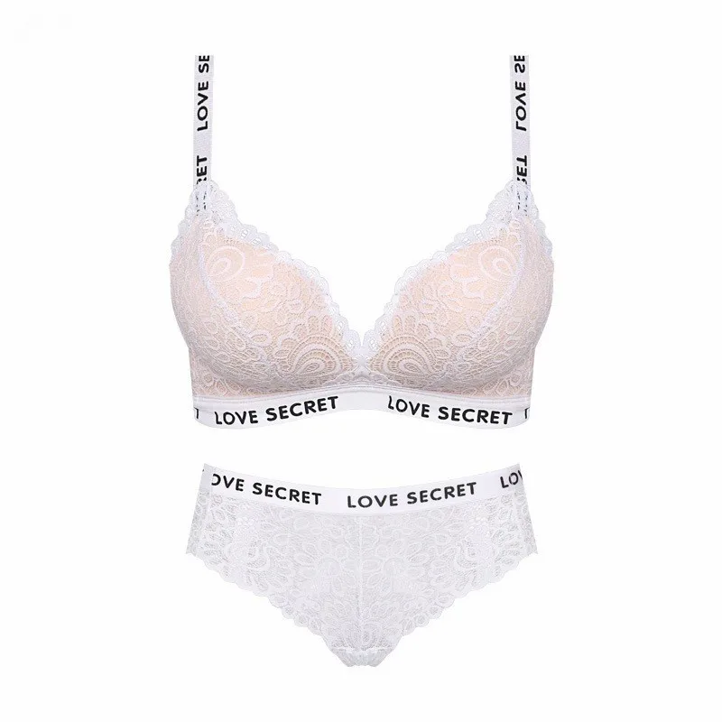 What's my secret weapon you ask? Supportive undies and a whole lot of  self-love.  🌸 Shop beautiful lace bras in selected stores or