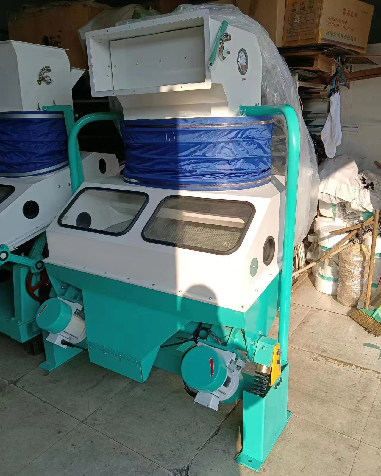 Vibration Motor Gravity Separate Stone Machine Rice Stoner Paddy Stoning Machine Paddy Destoner for Rice Mill Plant