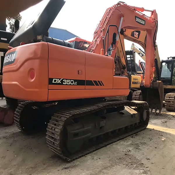 Бывшая в употреблении строительная техника из Кореи: экскаватор Doosan DX350, 350-я модель, старый и б/у экскаватор массой 35 тонн, DX350LC, DH350