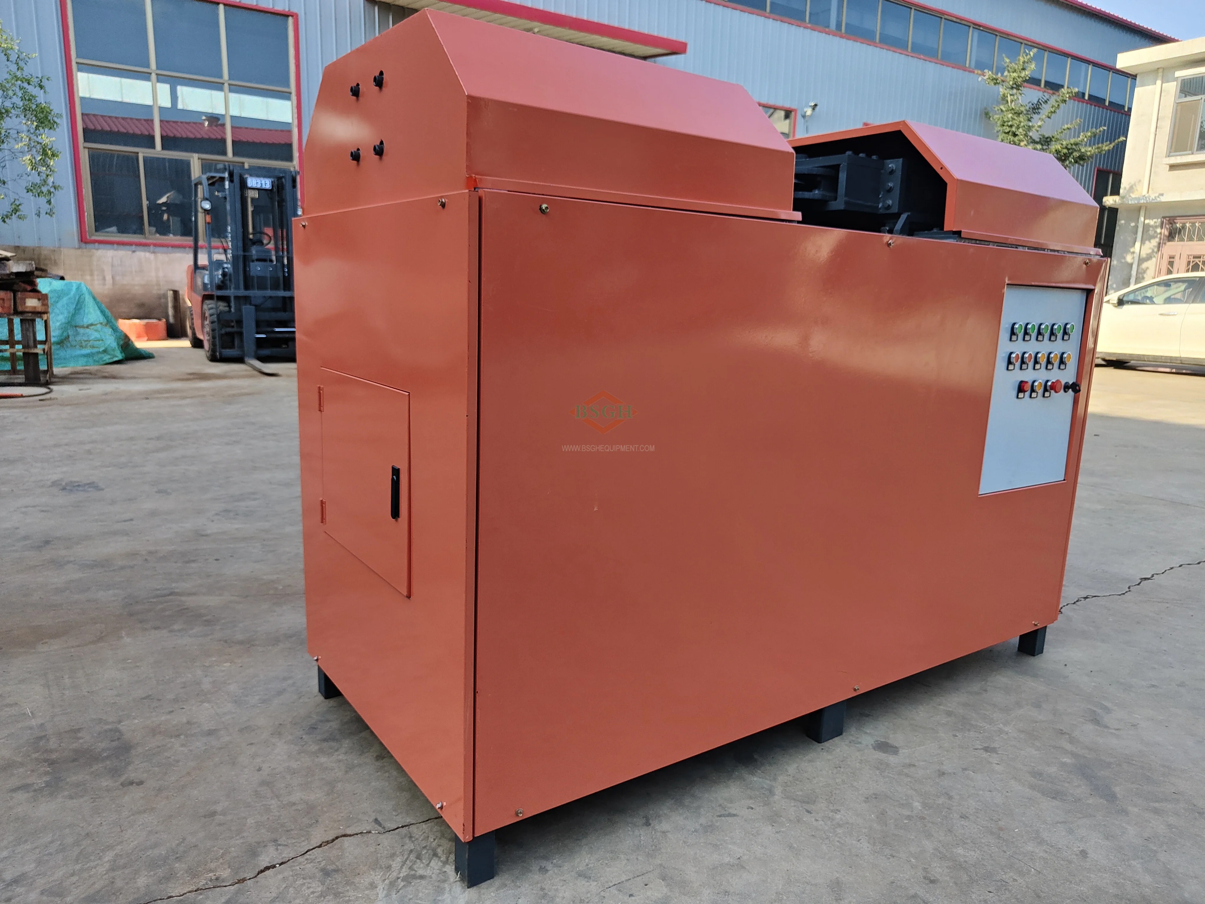 2022 BSGH Compressors Scrap Compressor Recycling  Machine  How to Cut the Compressor Cover Machine on Sell in Italy