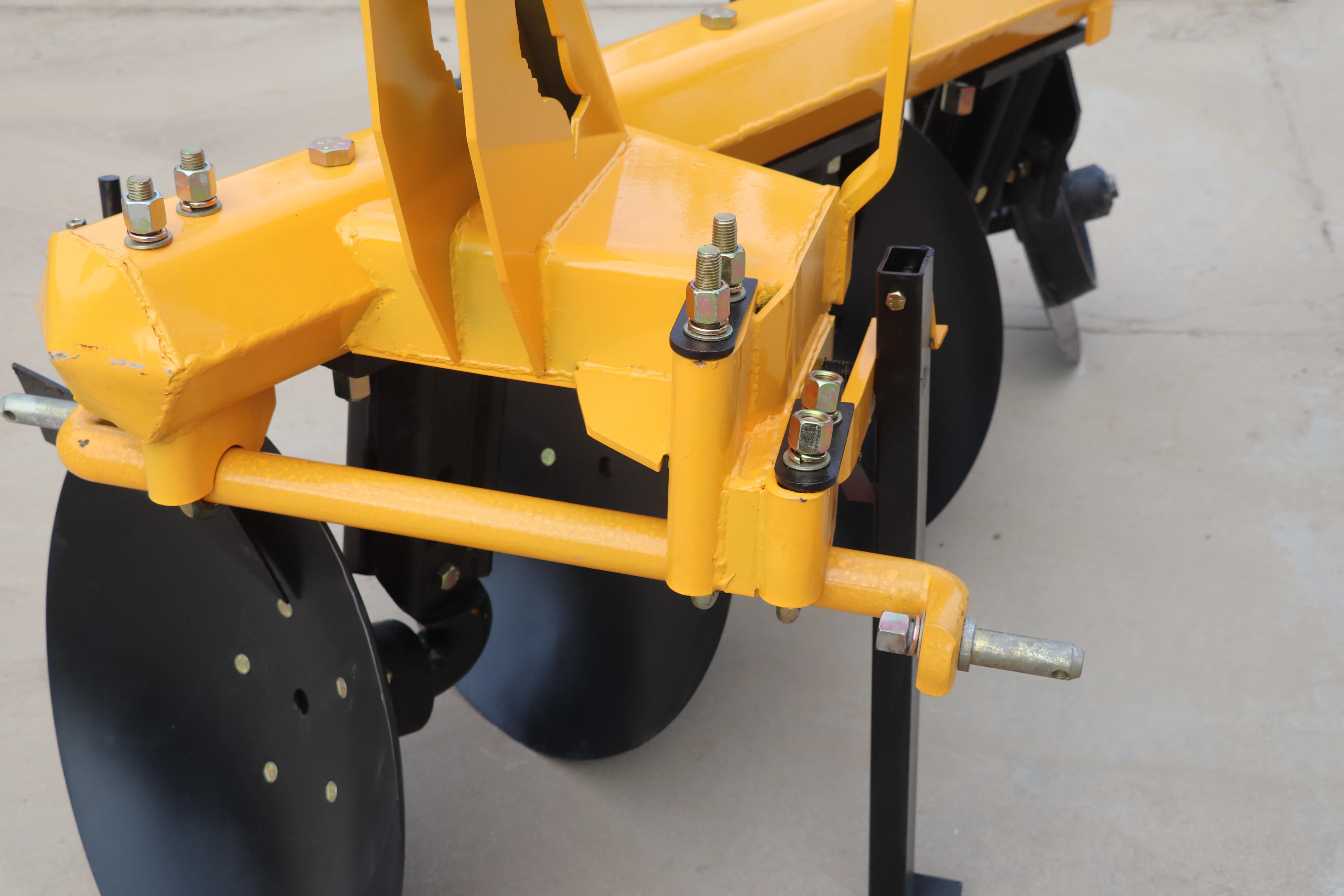 Professional Fish-Tail Plow Versatile Soil Tillage Equipment Reliable and Efficient factory