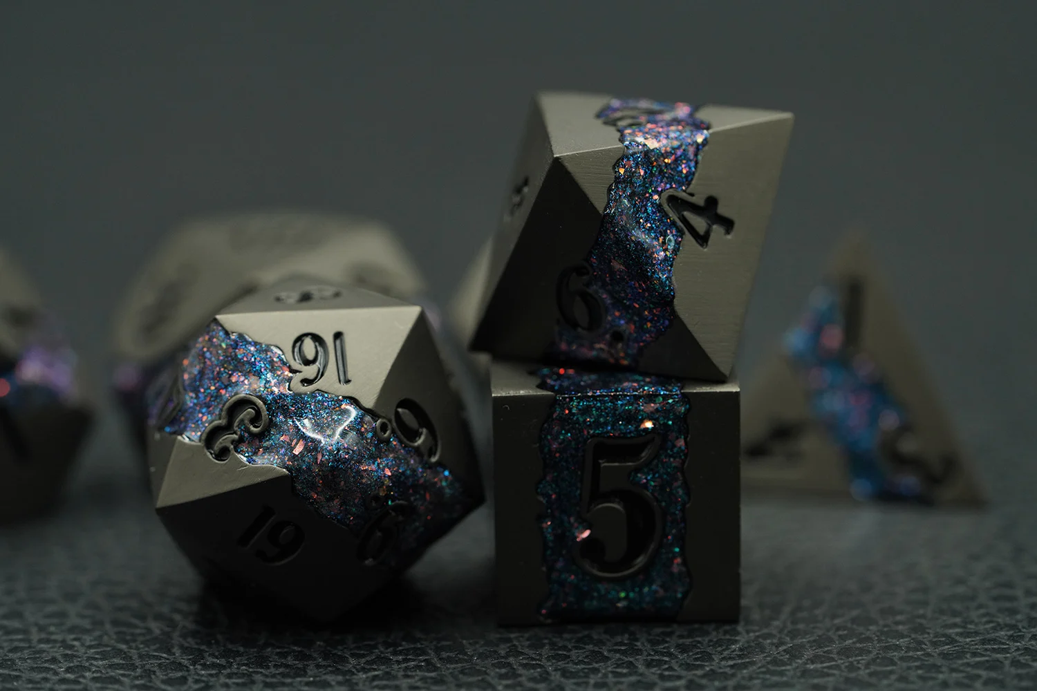 Luxury Matte Metal Dice Set Zinc Alloy Polyhedral Rpg DND Custom Mica Stripe Dice for Board Game details