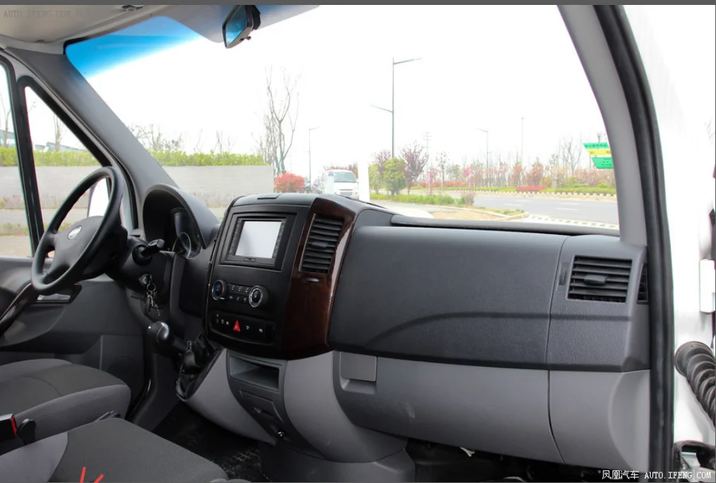 
 1,5 T RHD/LHD Чистая электрическая логистика грузовой фургон городской логистический автомобиль мини-грузовик  