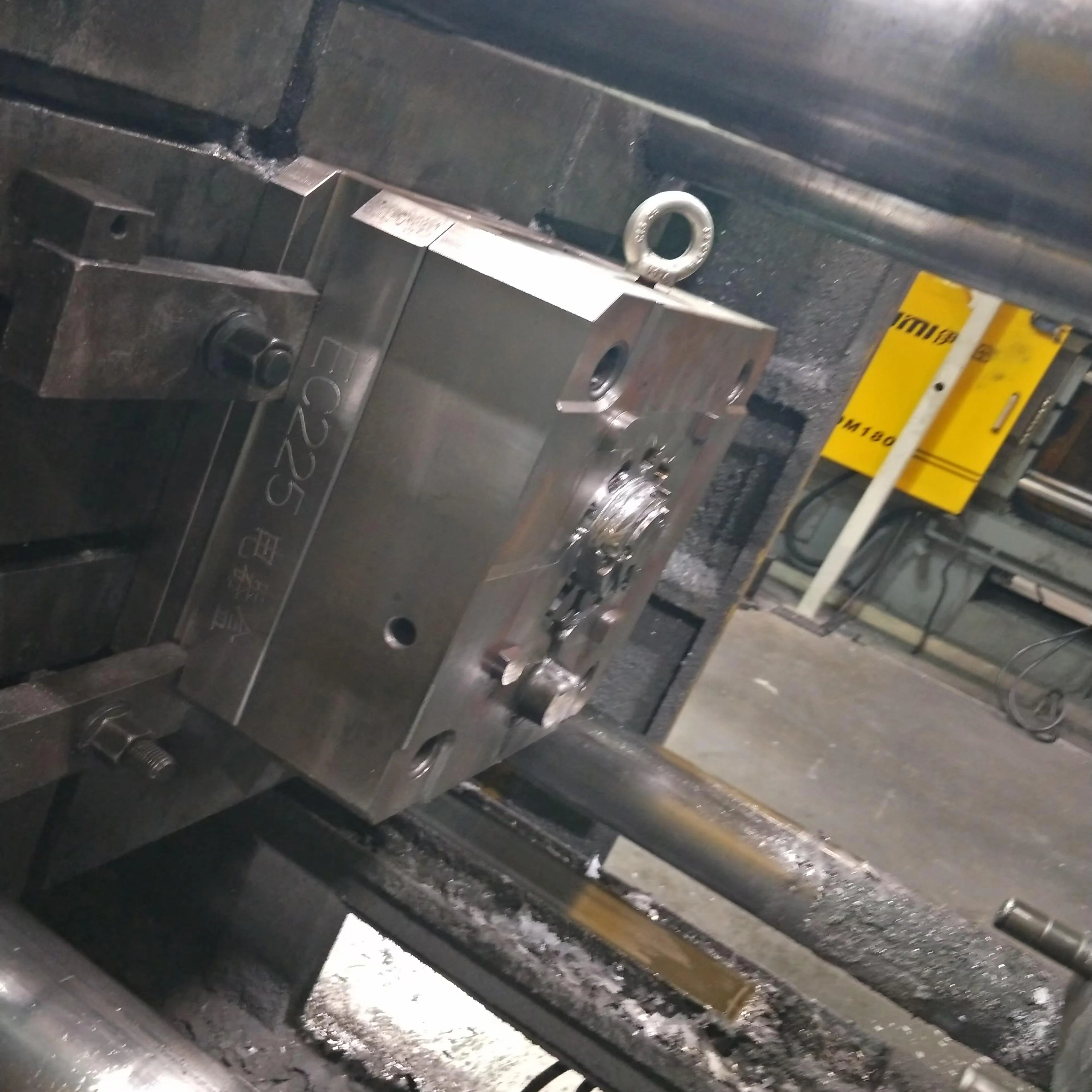 Custom Die Casting Aluminum Mold for Auto Parts LED Light Housing for Household Appliances and Industrial Machinery Industries