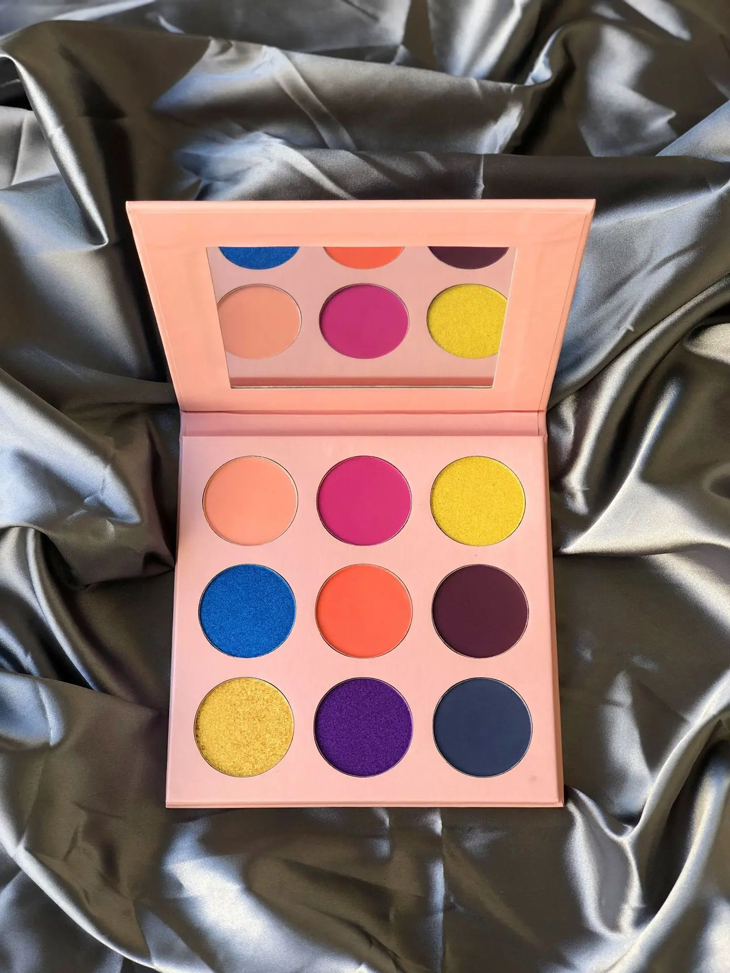 Quick Express Empty Magnetic Makeup Palette Matte Pearl Eyeshadow Palette with 9 Colorful Pans