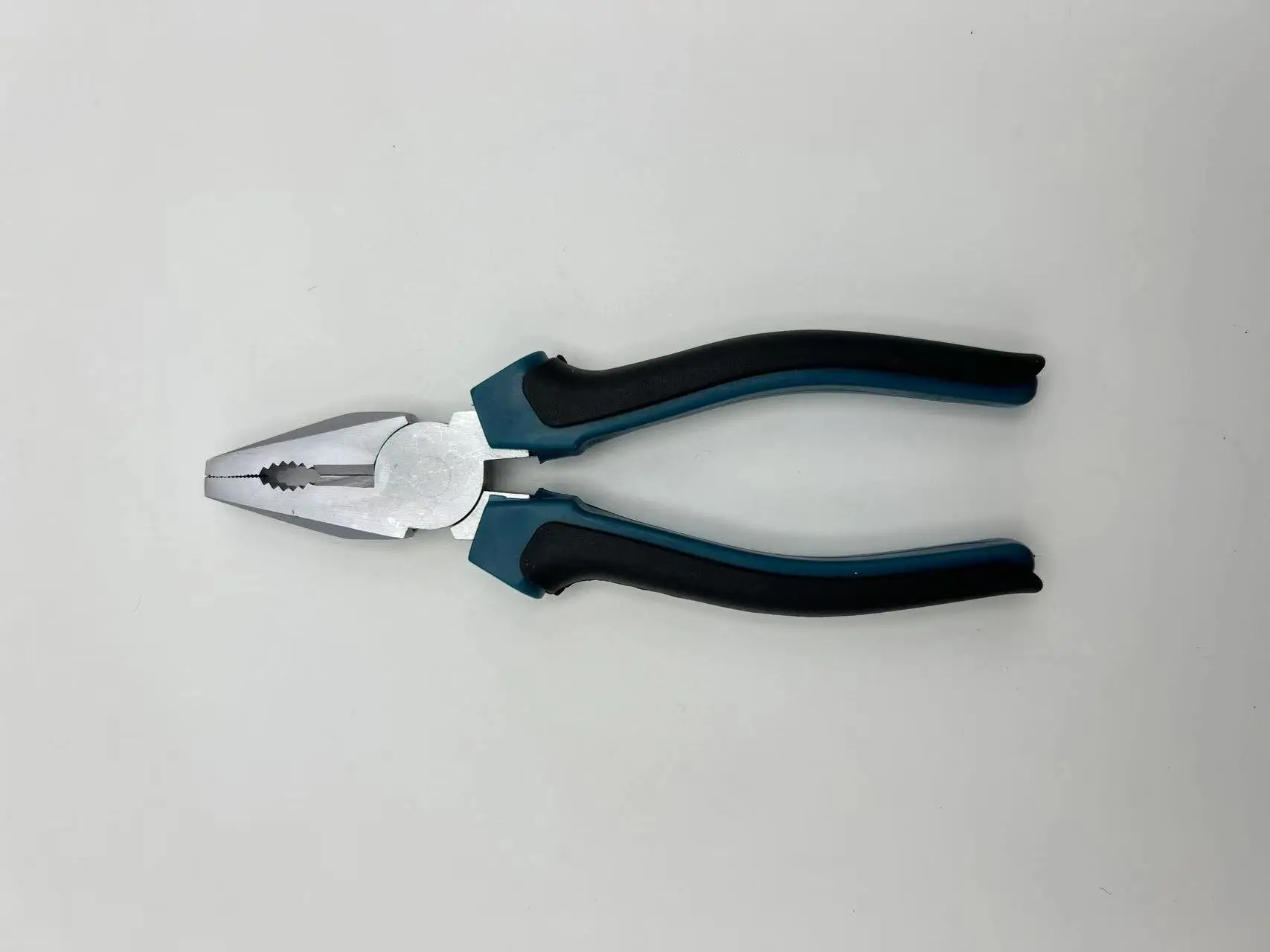 Professional DIY Grade Carbon Steel Flat Nose Wire Cutting Combination Pliers PVC Soft Grip Handle Home Use Customizable OEM manufacture