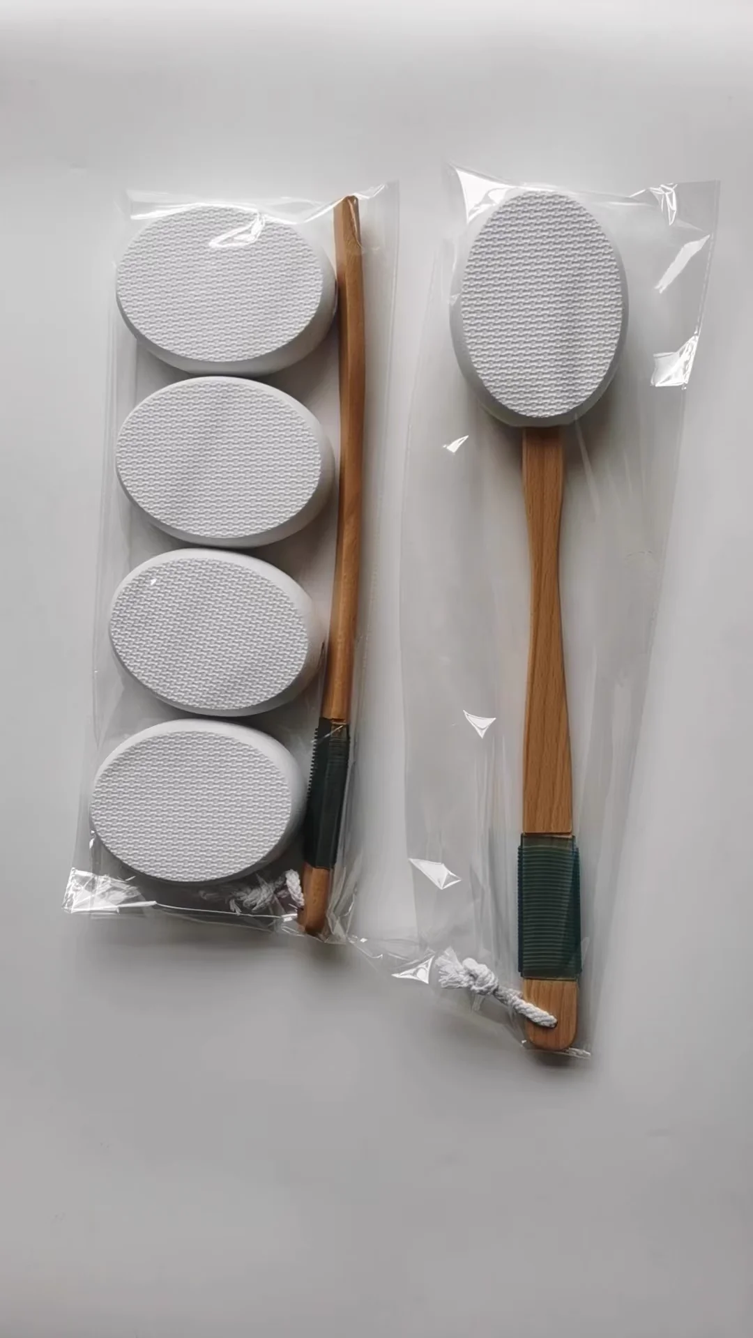 Back Lotion Applicator Long Reach Handle With Pad for Easy Self Application of Shower Bath Body Wash Brush