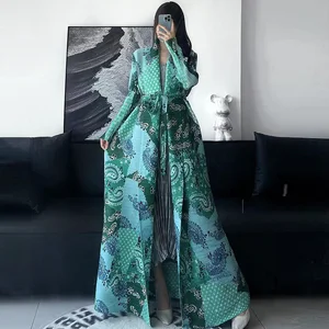 Factory Wholesale Women's Elegant Dubai Traditional Muslim Abaya Pleated Cardigan Ethnic Adults National Dress Arabic Dress