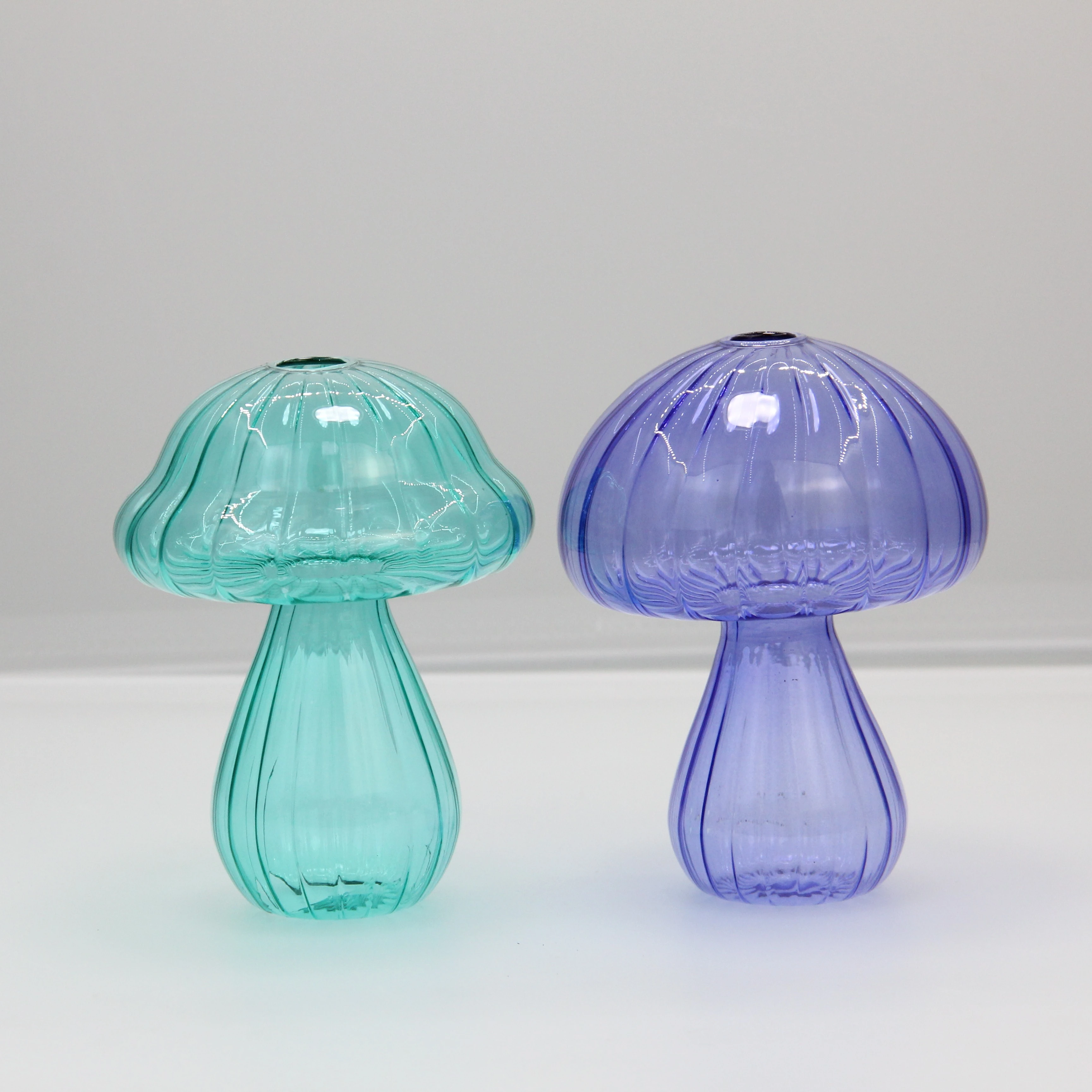 Wholesale Custom Colored Small Glass Vase Mushroom Shaped Glass Vase for Home Decoration
