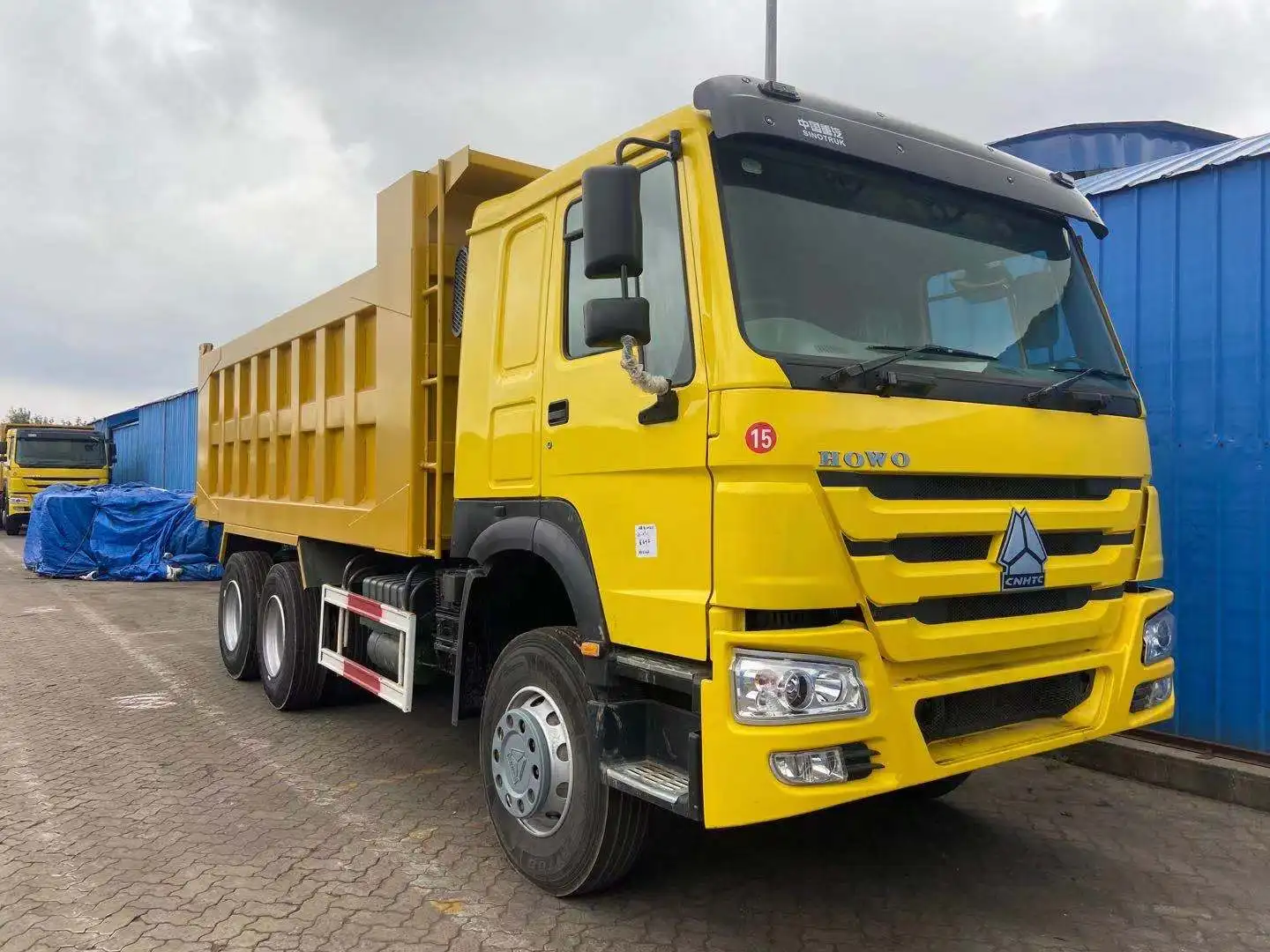 China Sinotruck Howo Tipper Dumper Tipping Truck 30 Cubic Rhd 6x4 8x4 ...