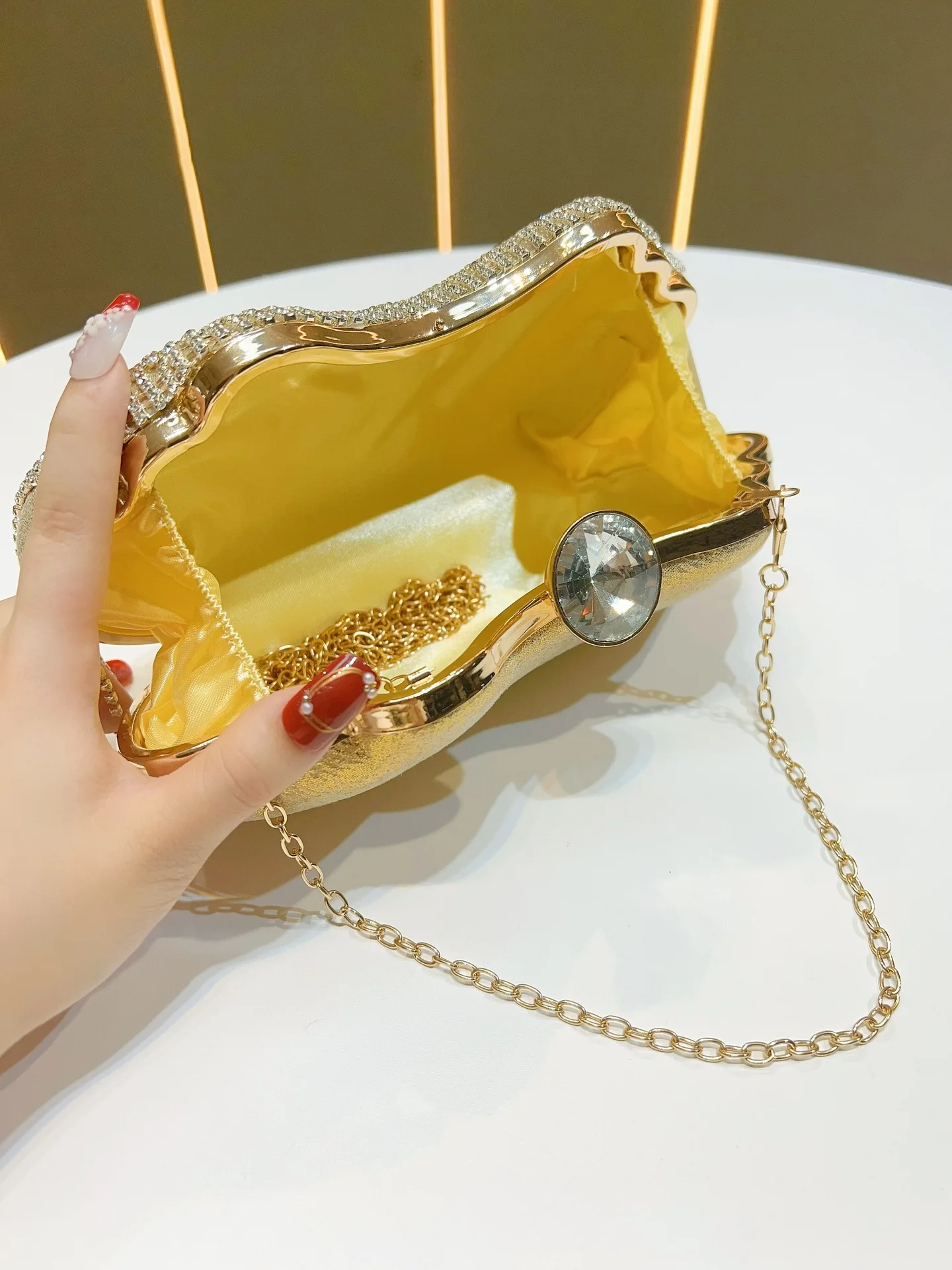 Velvet Evening Bag with Rhinestone Clutch Designed for Ladies Banquet Dress Featuring Elegant Style and 20.5*5.5*10cm Size