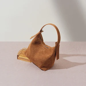 Fashion Commuting OEM Hot Sale High-End Standard  Bucket HandBag Versatile Lichee Skin  Women's Tote Bag