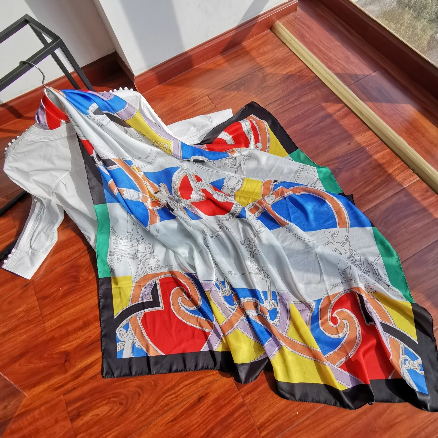 Fashion Style Soft Custom Design Printing Woven Polyester Silk Satin Ladies Neck Summer Shawls Scarves Wholesale for Women