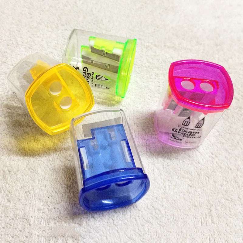 Производитель непосредственно для учеников начальной школы канцелярские принадлежности ручная точилка пластиковая прозрачная точилка для карандашей с двойным отверстием