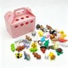 Boîte de rangement rose + 10 petits animaux