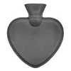 Bouteille d'eau chaude en caoutchouc en forme de coeur gris