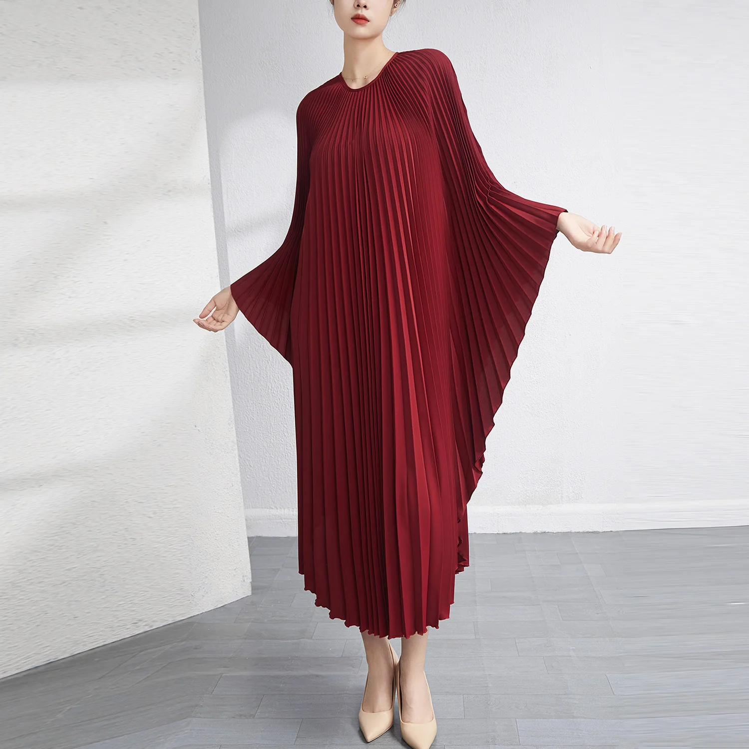 plus size accordion pleated dress AOMEI Women's Stand Collar Pleated Cape Sleeve Loose Knee Length Dress Plus Size(Black,M) at Amazon Women's Clothing store