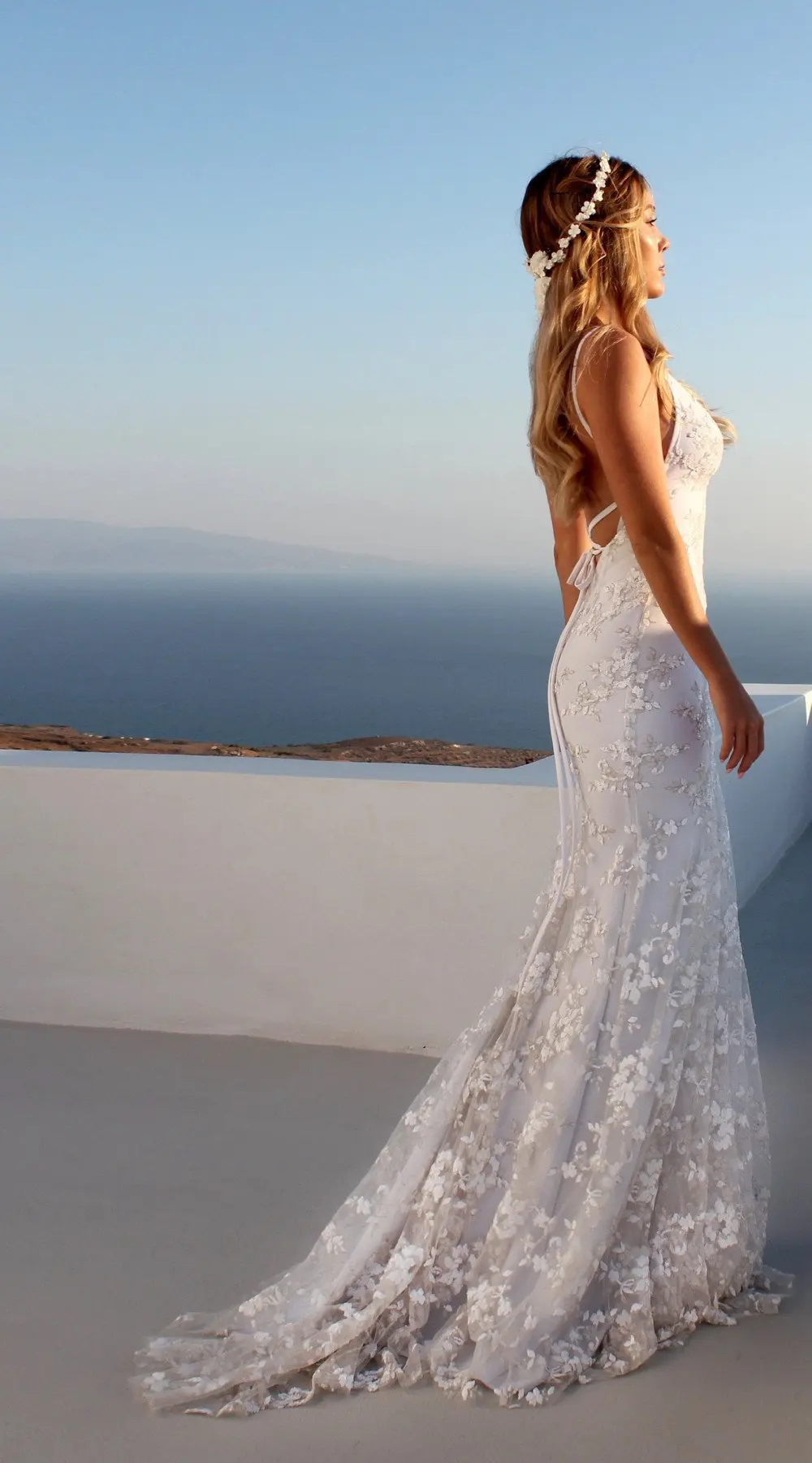 One Piece Sell High Quality Women V Neck Sleeveless Dresses Luxury White Evening Wedding Bridal Gown Dress