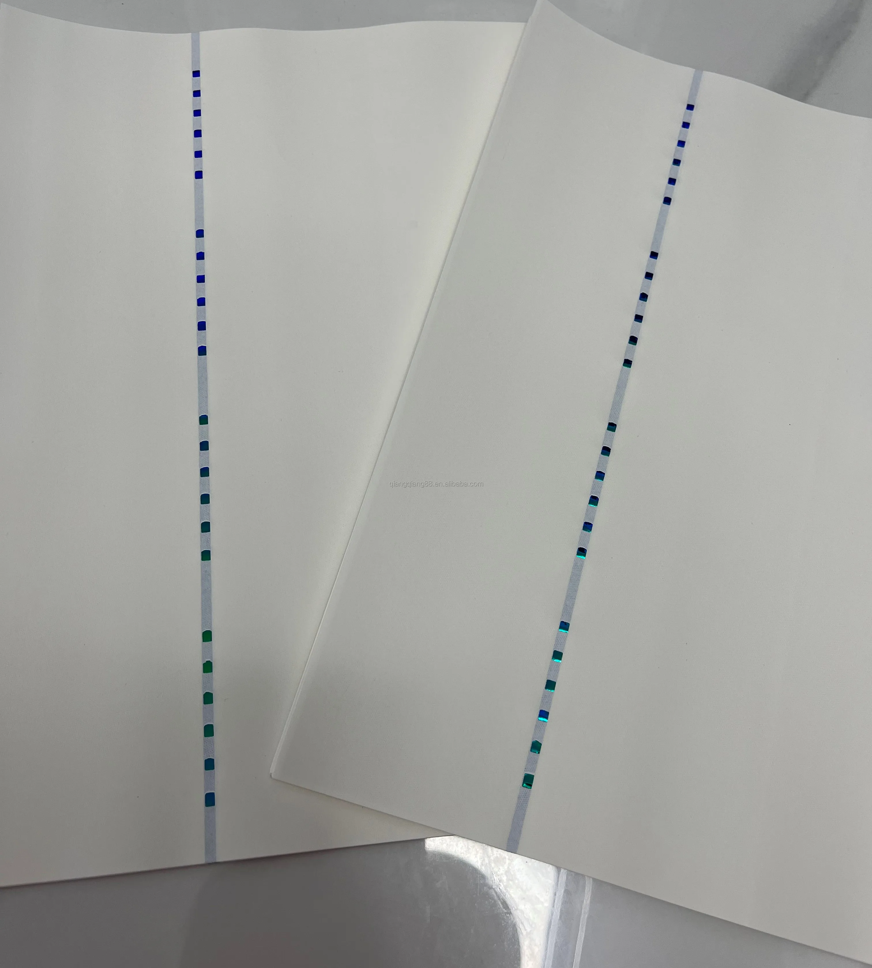 Qiang Qiang Indian Custom 100% Cotton Paper Security Paper Green to Blue Thread with Uv Invisible Fiber