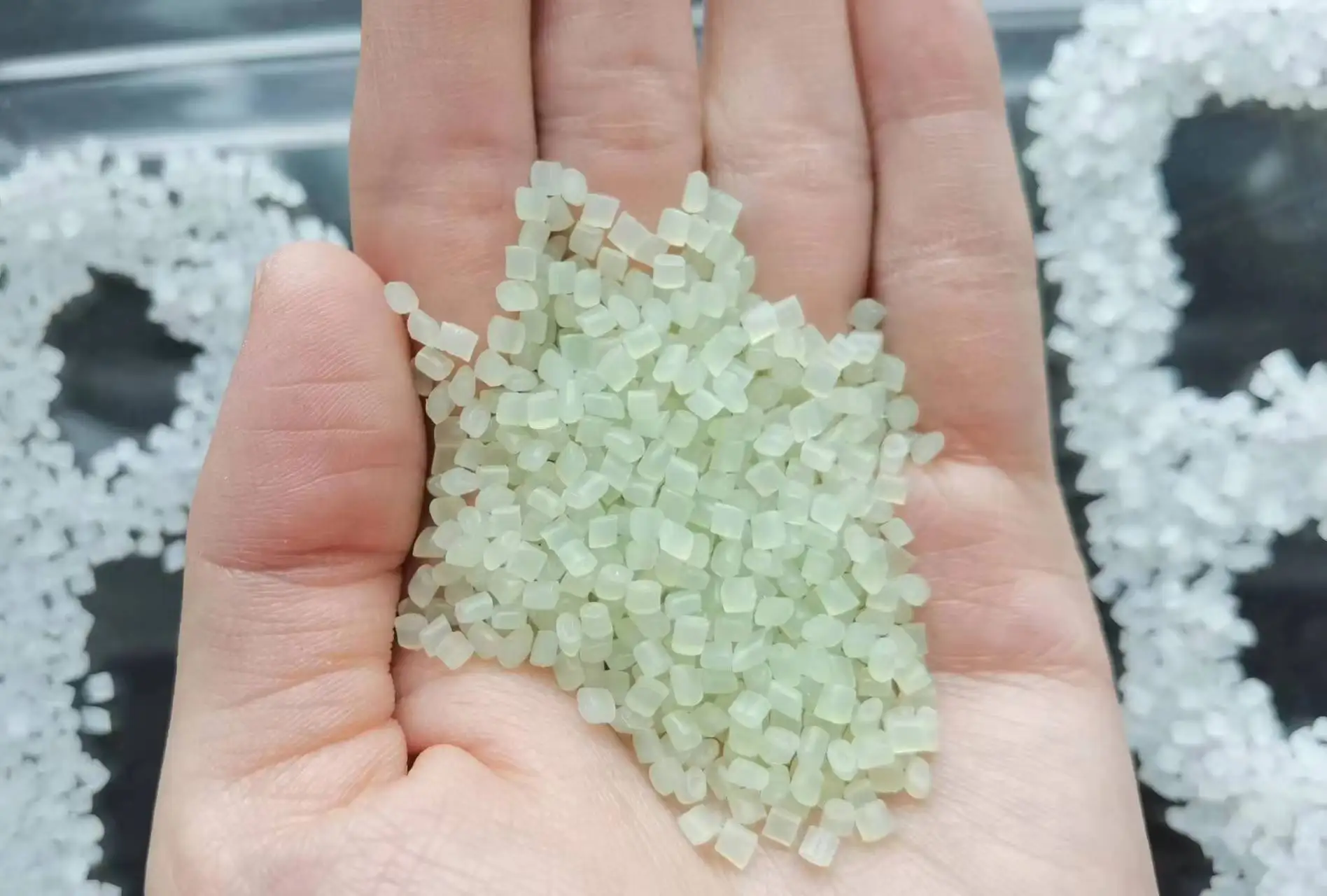 Pa6 черный цвет Низкая вязкость и высокое качество потока для армирования нейлонового пластикового