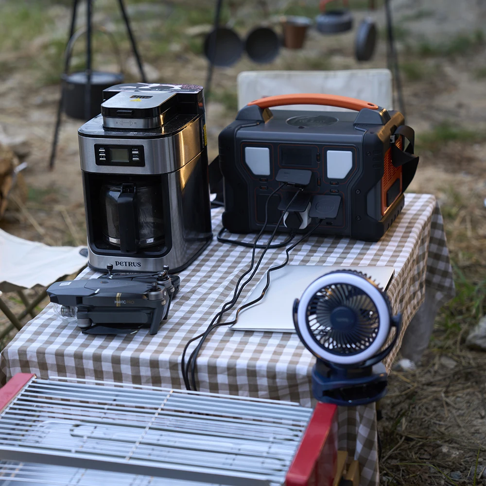 Tragbare Powerstation, SANFOU 576Wh Solargenerator Mit 230V/600W AC