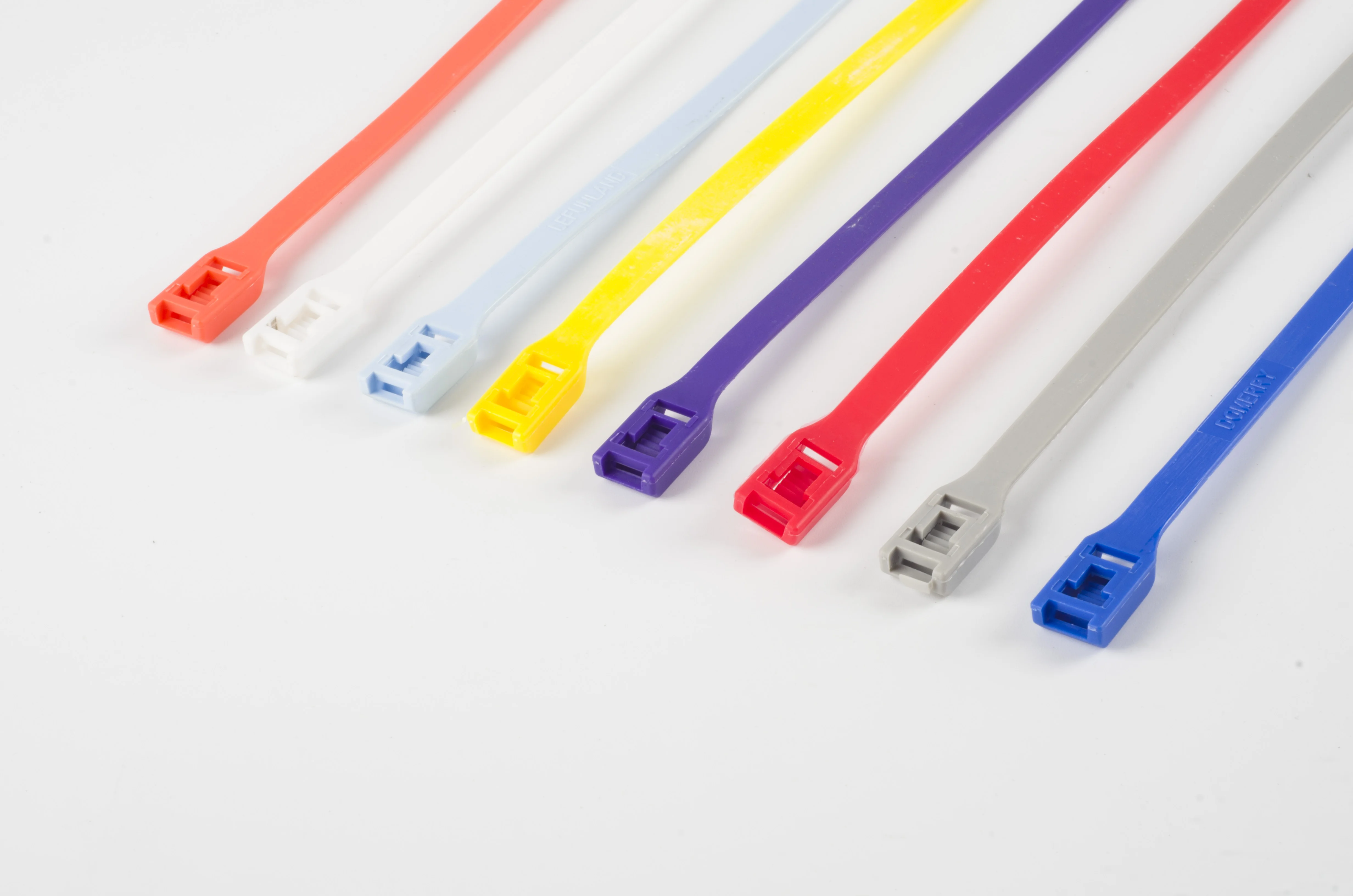 Different colors plastic tie 8x400mm