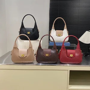 New Fashion Portable Underarm Woven Pattern Bag Casual Simple Retro All-match Shoulder Bag for Women