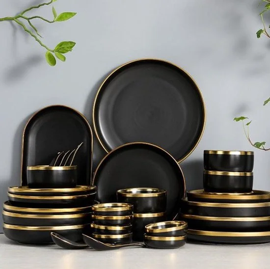 Qianyue HoReCa Gold Rim Dinnerware Set Ceramic Nordic Porcelain Flat Dinner Plates for Wedding Restaurant details